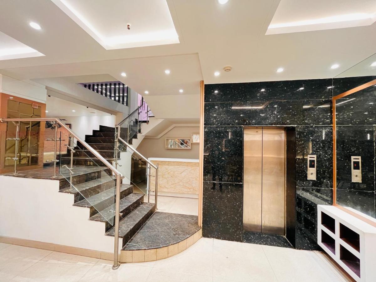 Hotel At Residency Kaushambi Couple Friendly Ghaziabad Exterior photo