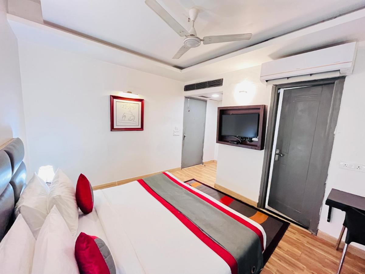 Hotel At Residency Kaushambi Couple Friendly Ghaziabad Exterior photo