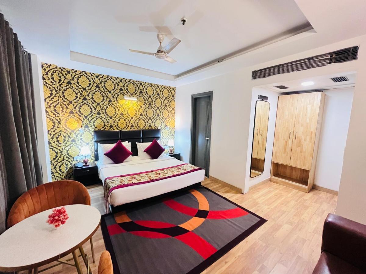 Hotel At Residency Kaushambi Couple Friendly Ghaziabad Exterior photo