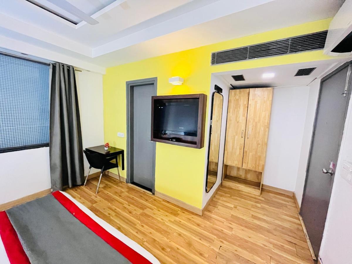 Hotel At Residency Kaushambi Couple Friendly Ghaziabad Exterior photo