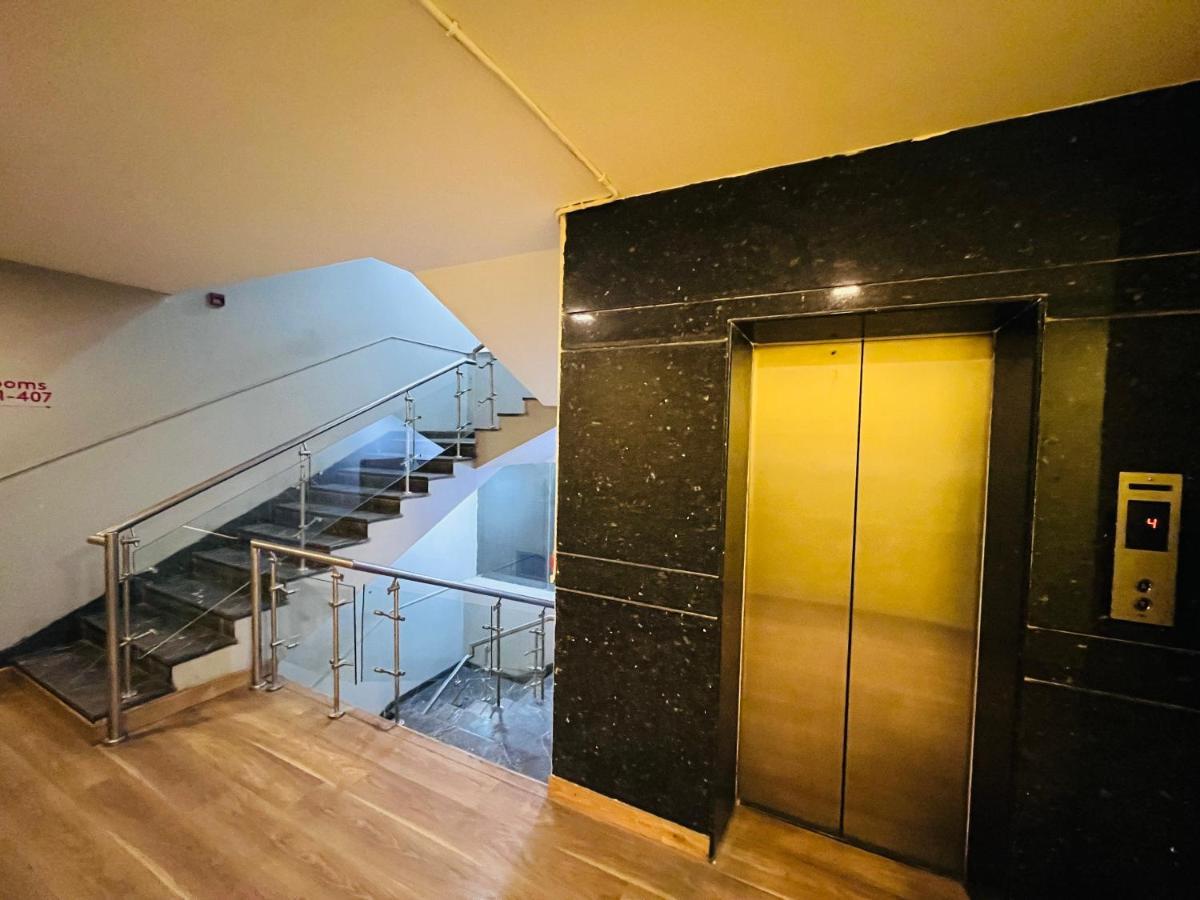 Hotel At Residency Kaushambi Couple Friendly Ghaziabad Exterior photo