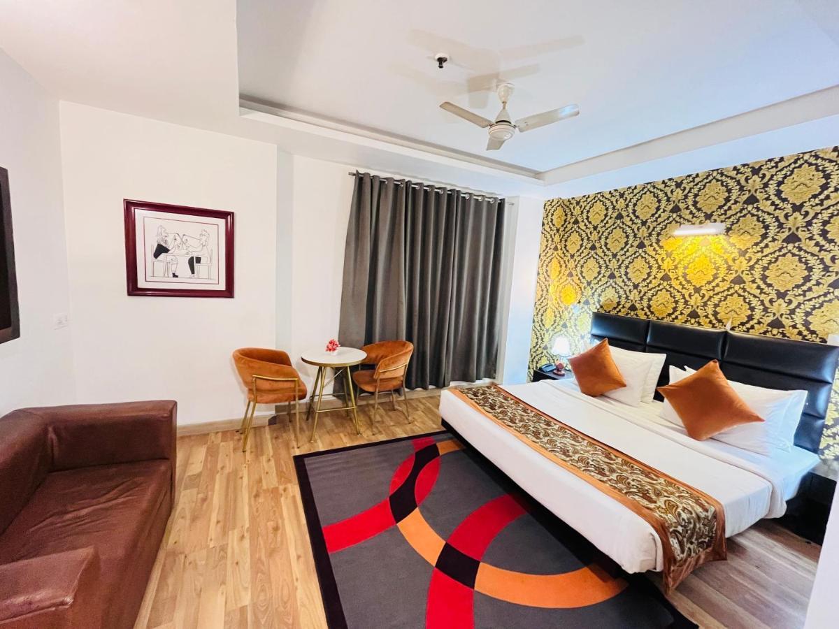 Hotel At Residency Kaushambi Couple Friendly Ghaziabad Exterior photo