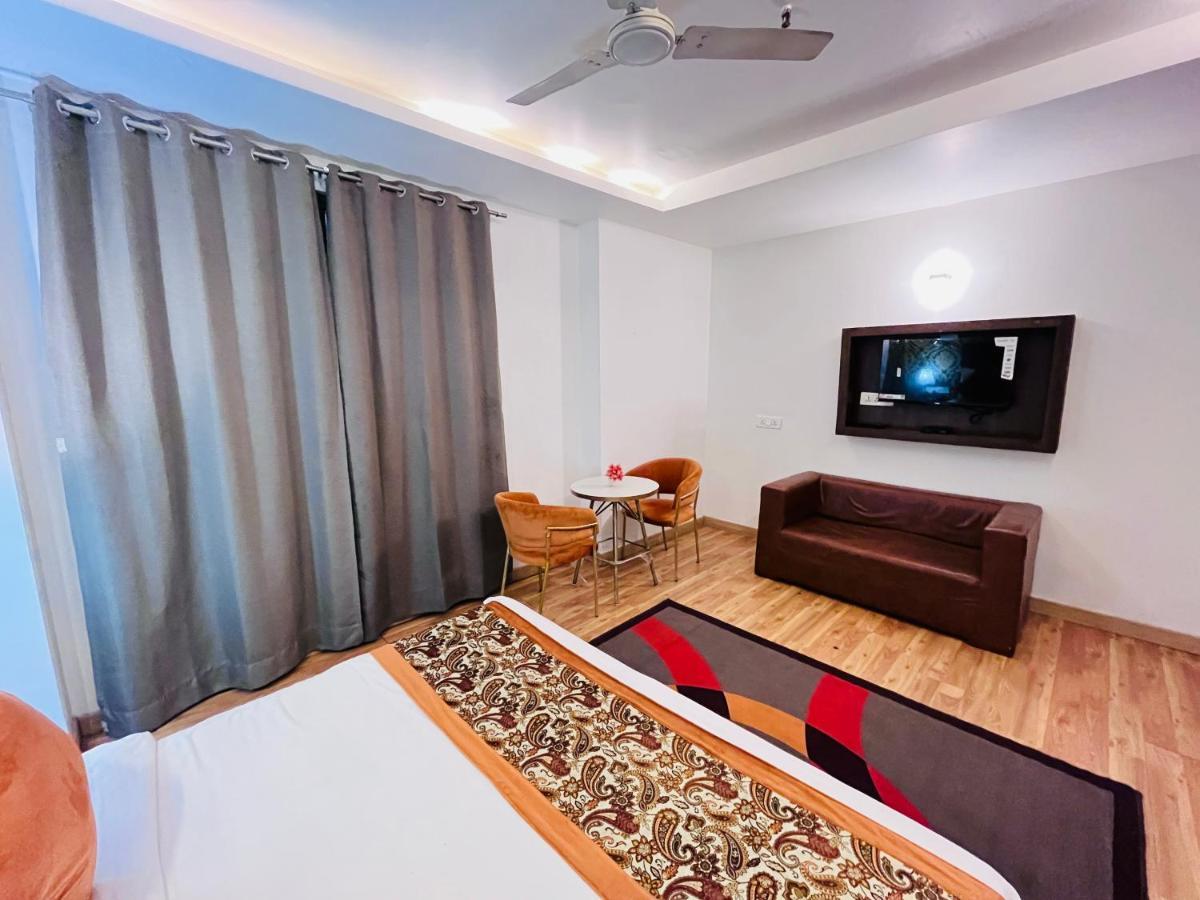 Hotel At Residency Kaushambi Couple Friendly Ghaziabad Exterior photo