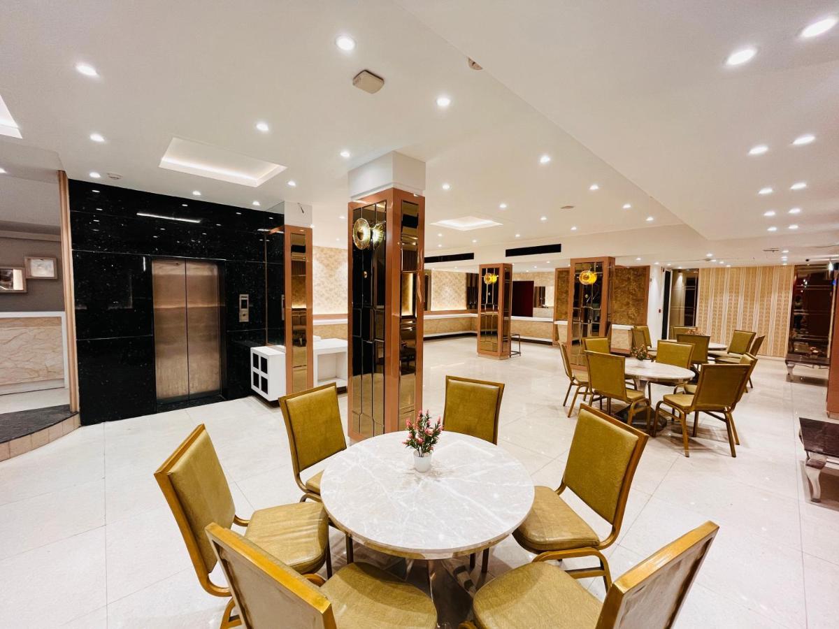 Hotel At Residency Kaushambi Couple Friendly Ghaziabad Exterior photo