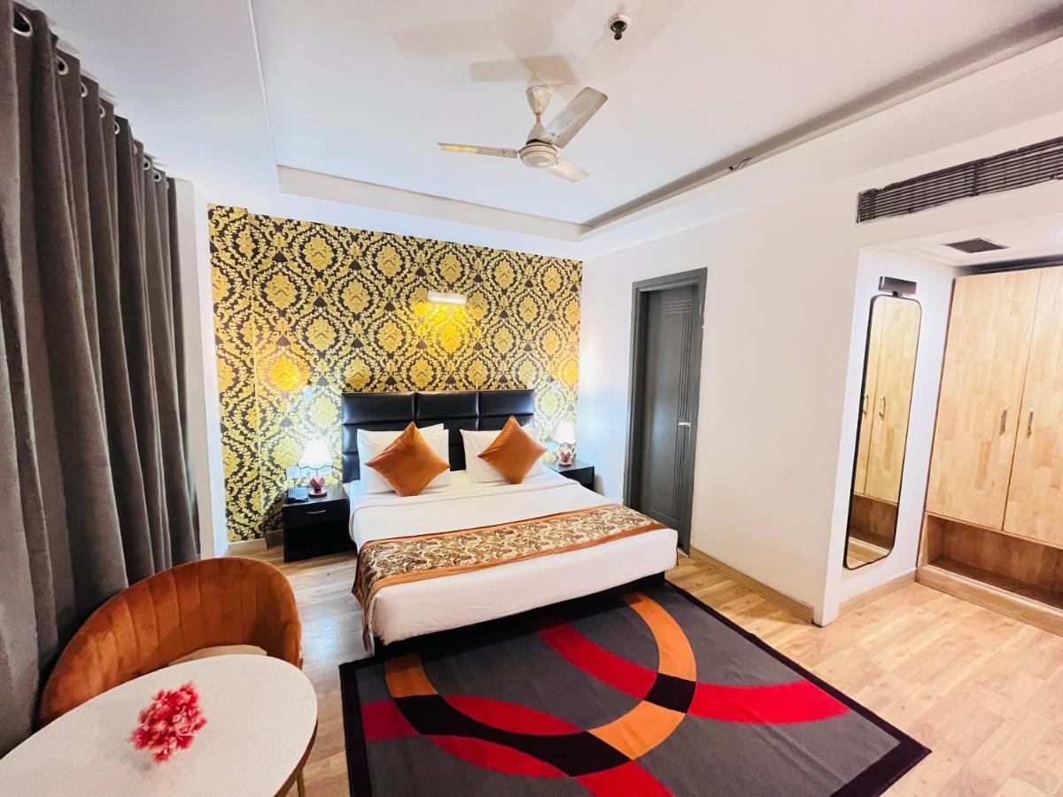 Hotel At Residency Kaushambi Couple Friendly Ghaziabad Exterior photo