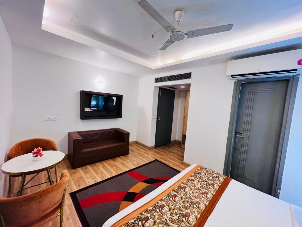 Hotel At Residency Kaushambi Couple Friendly Ghaziabad Exterior photo
