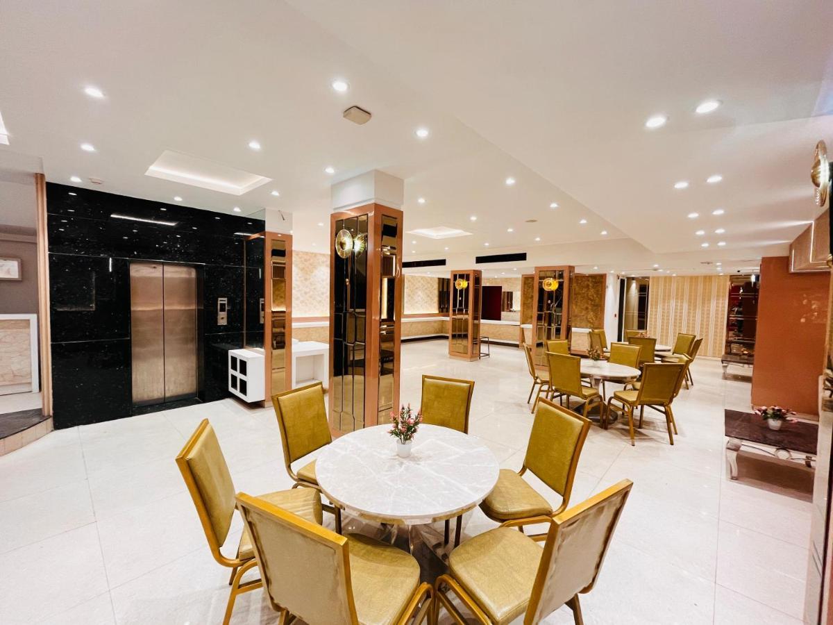 Hotel At Residency Kaushambi Couple Friendly Ghaziabad Exterior photo