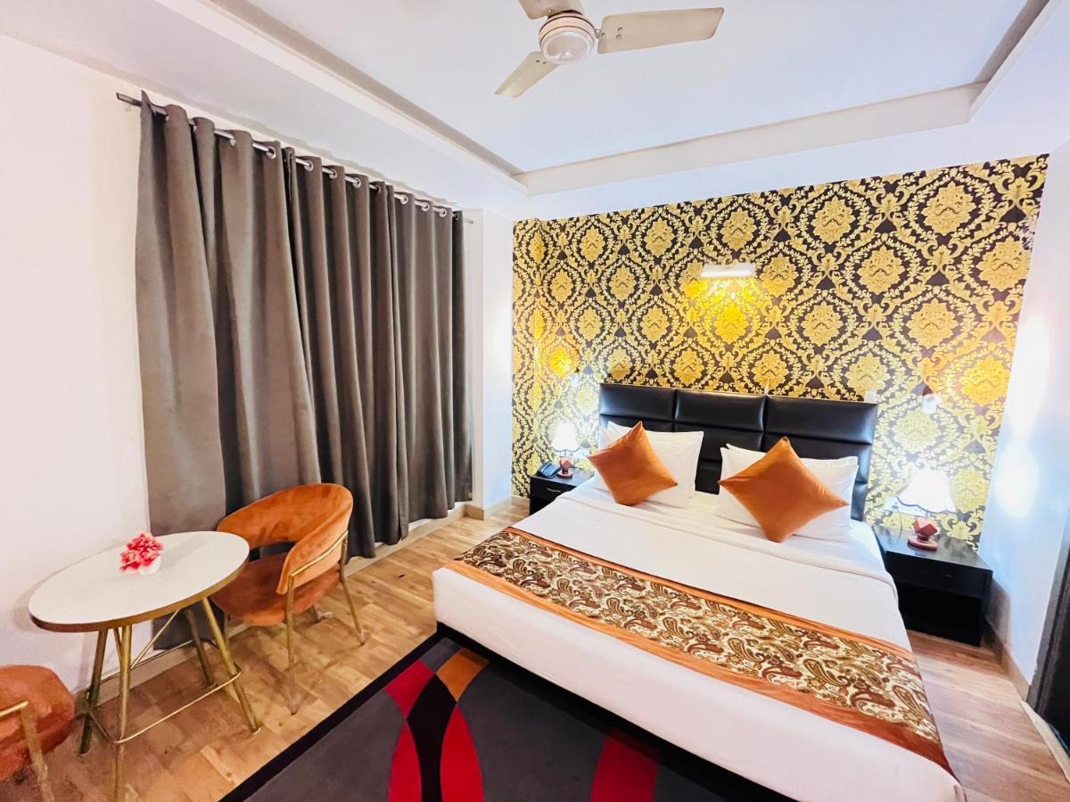 Hotel At Residency Kaushambi Couple Friendly Ghaziabad Exterior photo