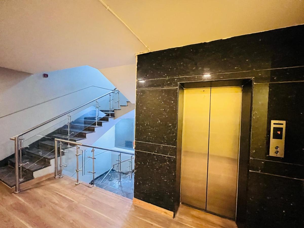 Hotel At Residency Kaushambi Couple Friendly Ghaziabad Exterior photo