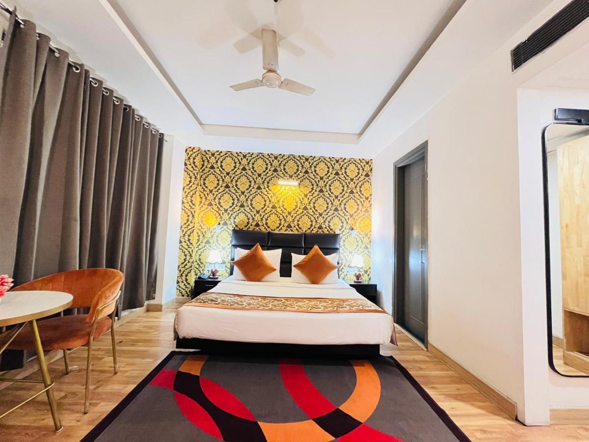 Hotel At Residency Kaushambi Couple Friendly Ghaziabad Exterior photo