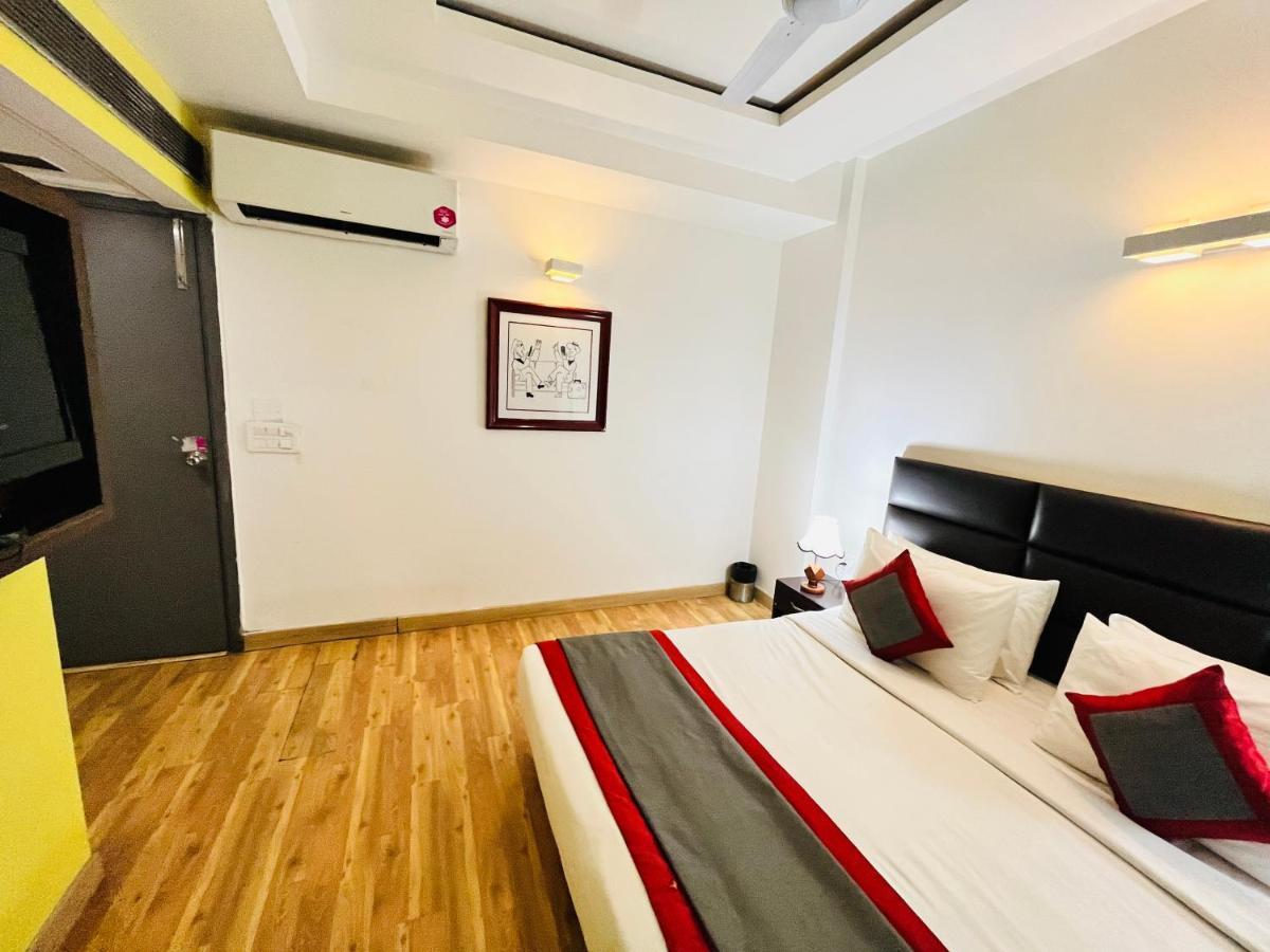 Hotel At Residency Kaushambi Couple Friendly Ghaziabad Exterior photo
