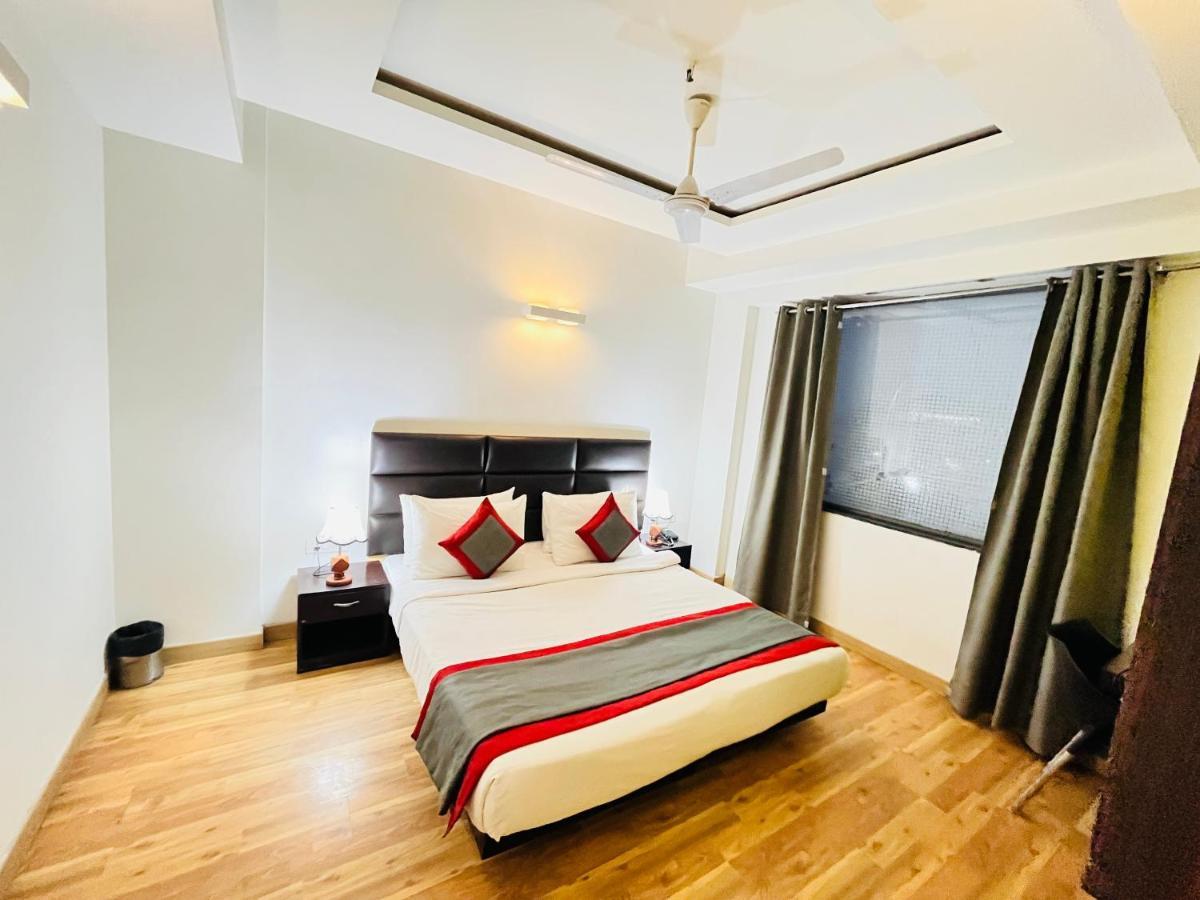 Hotel At Residency Kaushambi Couple Friendly Ghaziabad Exterior photo